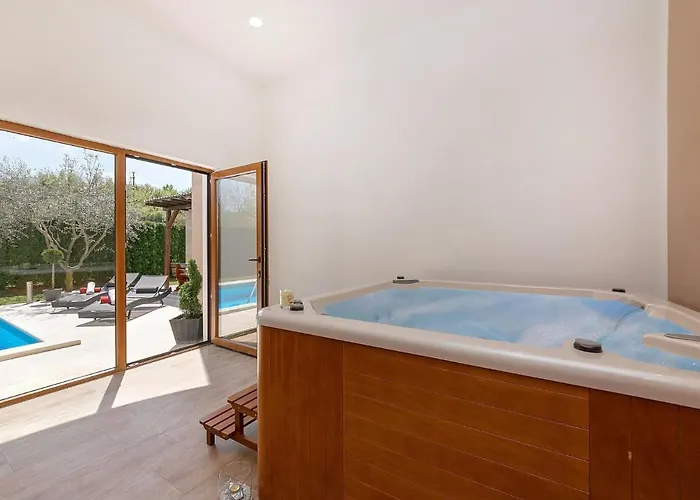 Vila Splendid In Vi Inada With Sauna Vizinada