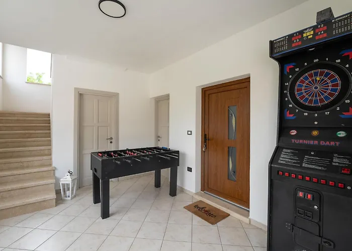 Splendid In Vi Inada With Sauna Vila Vizinada