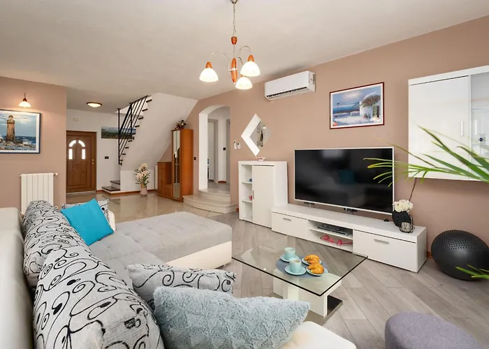 Splendid In Vi Inada With Sauna Villa