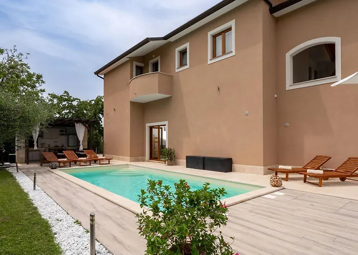 Vila Splendid In Vi Inada With Sauna *