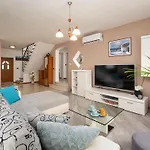 Splendid In Vi Inada With Sauna Villa