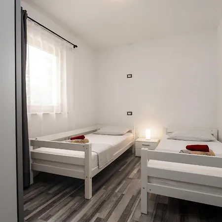 Villa Splendid In Vi Inada With Jacuzzi Vizinada