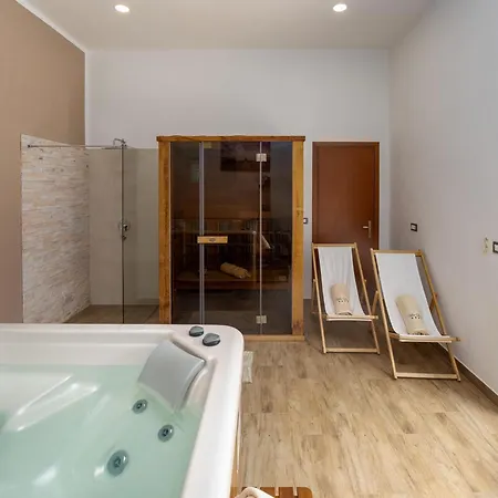 Splendid In Vi Inada With Jacuzzi * Vizinada