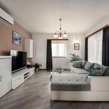 Splendid In Vi Inada With Sauna Vizinada