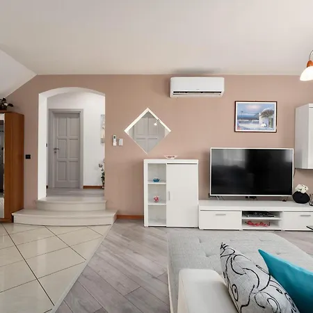 Splendid In Vi Inada With Sauna Villa Vižinada