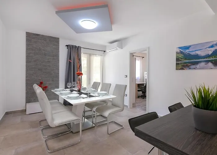 Villa Splendid In Vi Inada With Sauna *